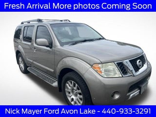 2009 Nissan Pathfinder LE