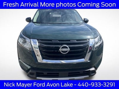 2024 Nissan Pathfinder SL
