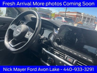 2024 Nissan Pathfinder SL