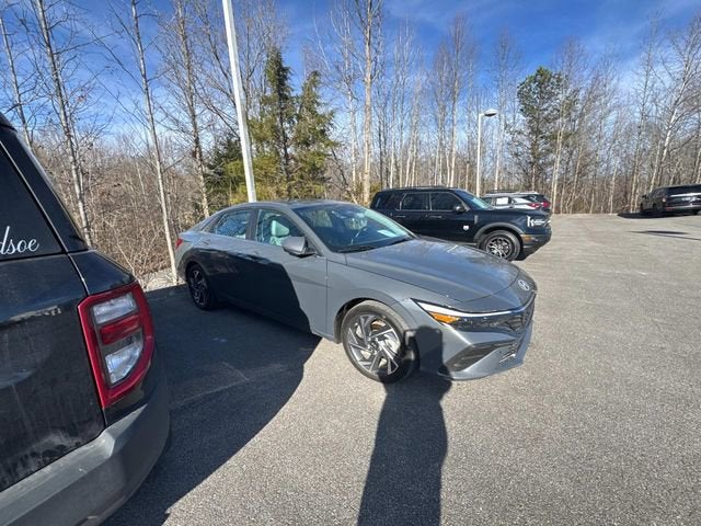 2024 Hyundai Elantra Limited