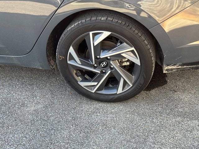 2024 Hyundai Elantra Limited