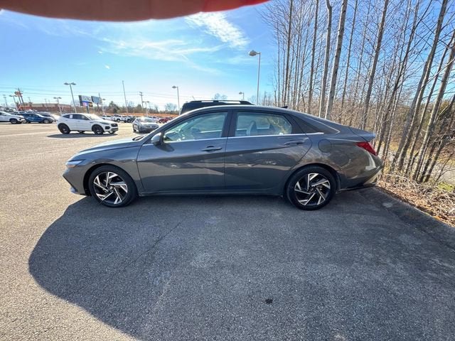 2024 Hyundai Elantra Limited