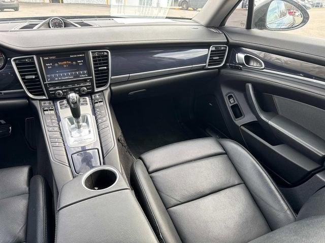 2015 Porsche Panamera 4