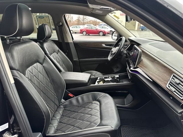 2024 Volkswagen Atlas 2.0T SEL Premium R-Line