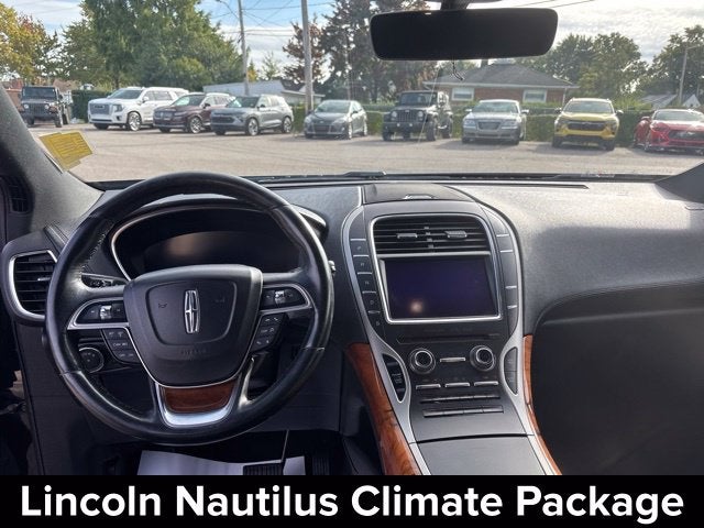 2019 Lincoln Nautilus Select