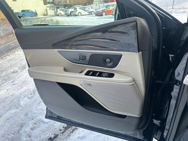 2025 Lincoln Nautilus Reserve