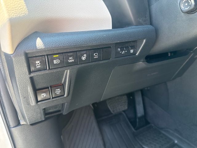 2023 Toyota Sienna Platinum 7 Passenger