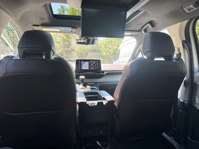 2023 Toyota Sienna Platinum 7 Passenger