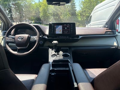 2023 Toyota Sienna Platinum 7 Passenger