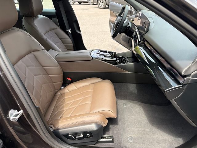 2025 BMW i5 xDrive40