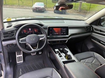 2024 Volkswagen Atlas 2.0T Peak Edition SE w/Technology