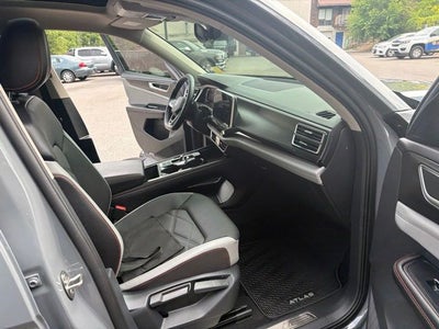 2024 Volkswagen Atlas 2.0T Peak Edition SE w/Technology