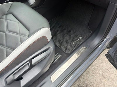 2024 Volkswagen Atlas 2.0T Peak Edition SE w/Technology