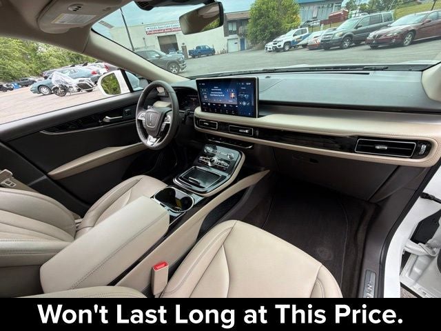 2022 Lincoln Nautilus Standard