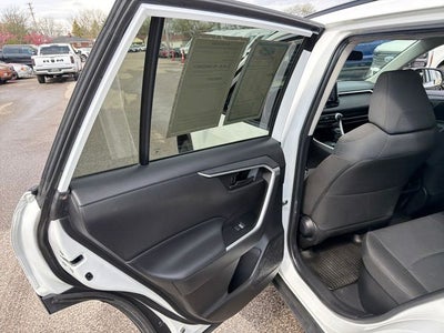 2022 Toyota RAV4 Hybrid LE