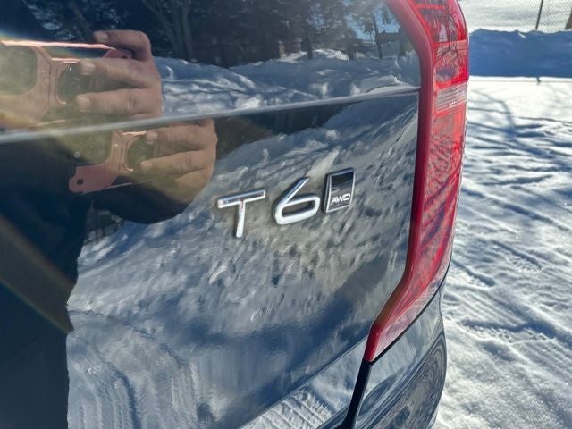2022 Volvo XC90 T6 Momentum