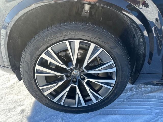 2022 Volvo XC90 T6 Momentum