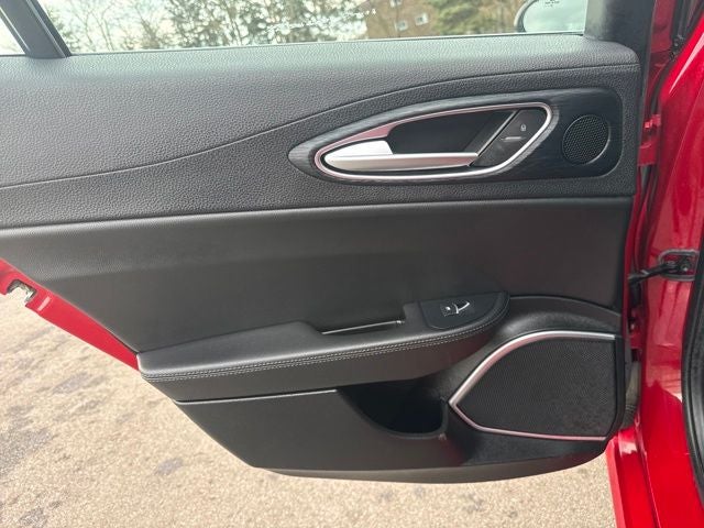 2021 Alfa Romeo Giulia Base