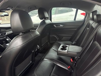 2021 Alfa Romeo Giulia Base