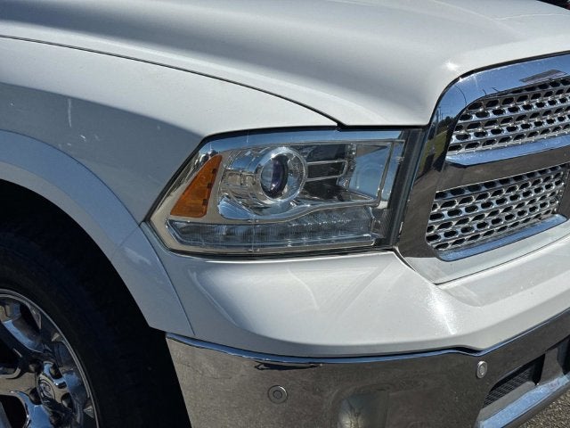 2017 RAM 1500 Laramie Crew Cab 4x4 5'7" Box