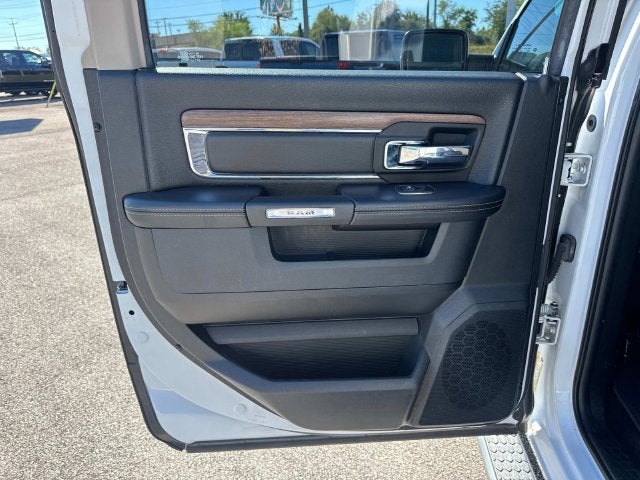 2017 RAM 1500 Laramie Crew Cab 4x4 5'7" Box