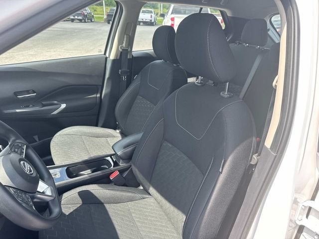 2024 Nissan Kicks SV Xtronic CVT