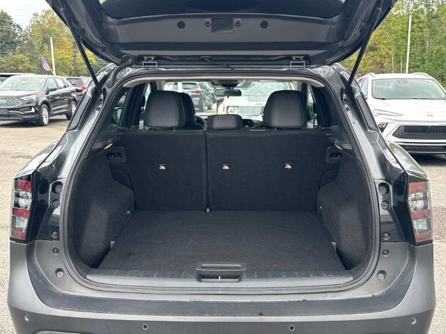 2025 Nissan Kicks SR FWD