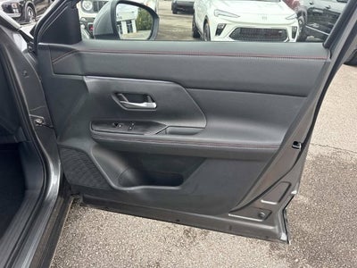 2025 Nissan Kicks SR FWD