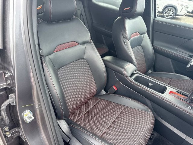 2025 Nissan Kicks SR FWD