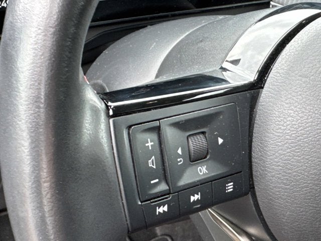 2025 Nissan Kicks SR FWD