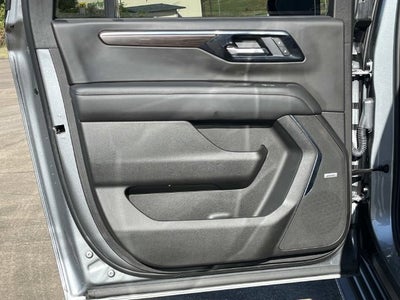 2025 Chevrolet Suburban LT