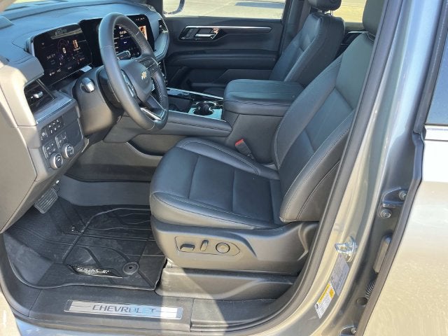 2025 Chevrolet Suburban LT