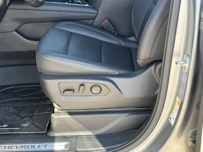 2025 Chevrolet Suburban LT