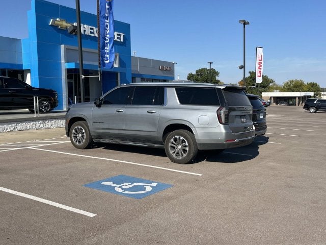 2025 Chevrolet Suburban LT