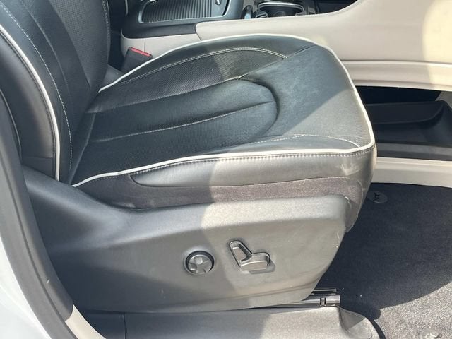 2022 Chrysler Pacifica Hybrid Limited
