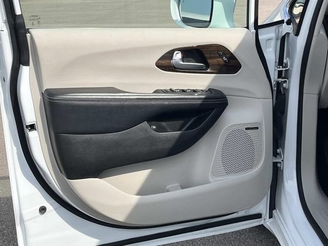 2022 Chrysler Pacifica Hybrid Limited