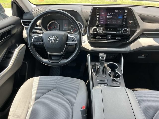 2022 Toyota Highlander LE