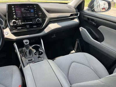 2022 Toyota Highlander LE