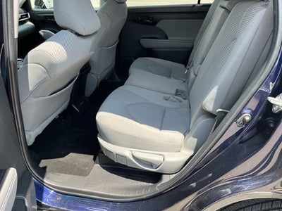2022 Toyota Highlander LE