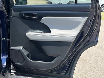 2022 Toyota Highlander LE