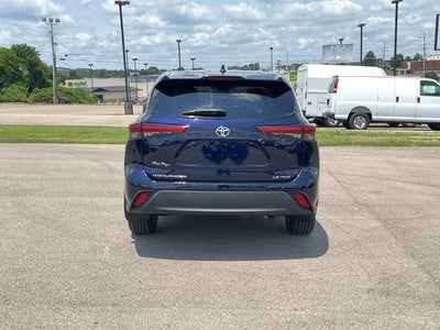 2022 Toyota Highlander LE