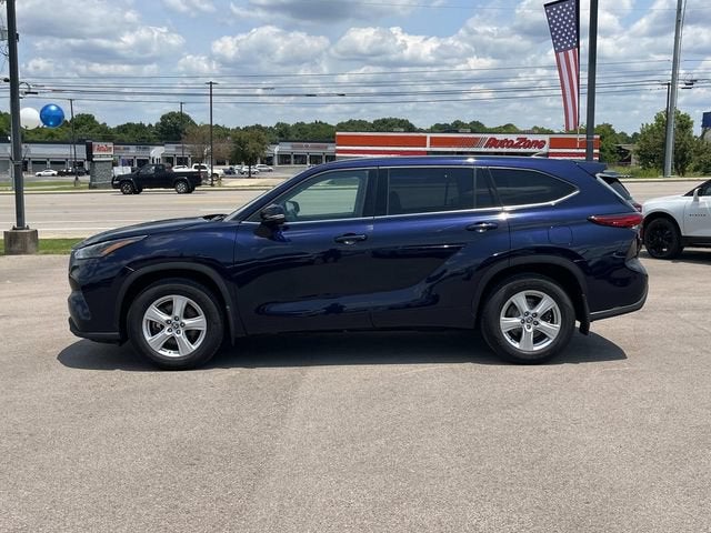 2022 Toyota Highlander LE