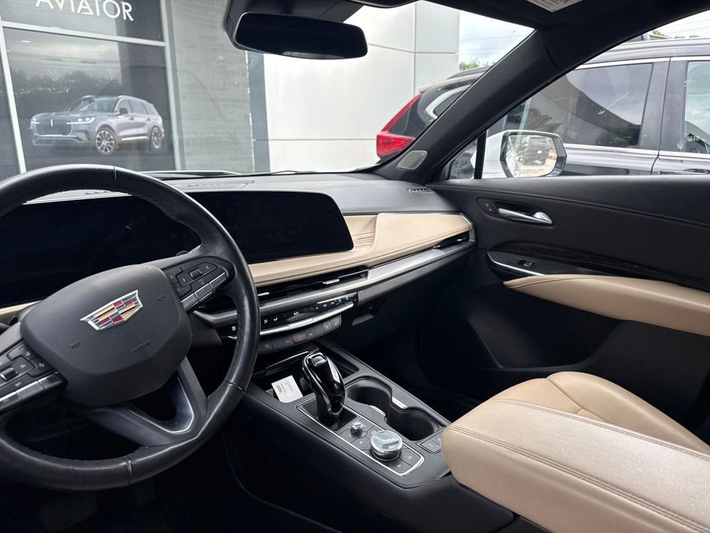 2024 Cadillac XT4 Premium Luxury