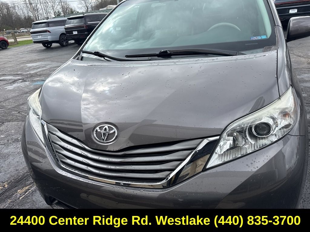 2014 Toyota Sienna XLE 7 Passenger