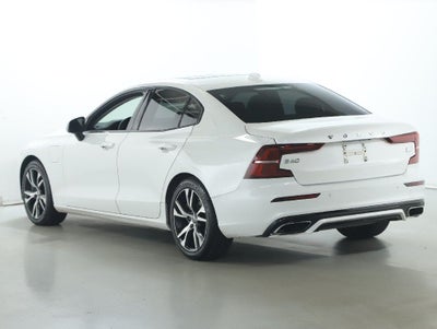 2022 Volvo S60 Recharge Plug-In Hybrid T8 R-Design Expression