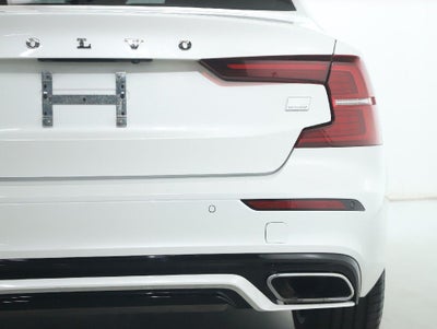 2022 Volvo S60 Recharge Plug-In Hybrid T8 R-Design Expression
