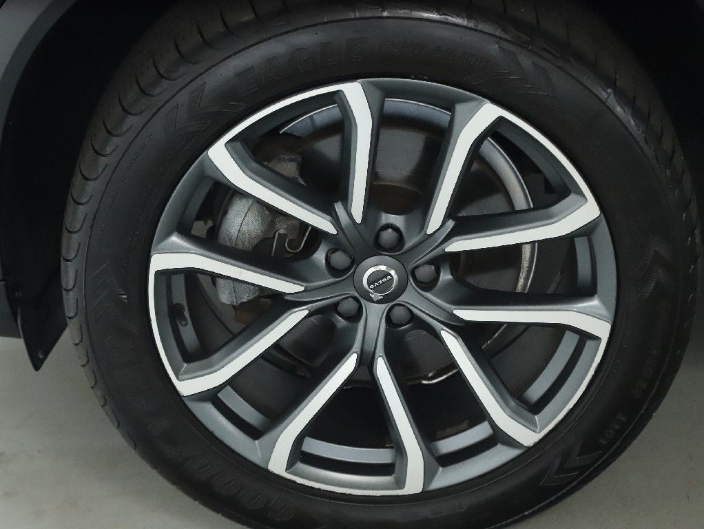 2019 Volvo XC90 T6 Momentum