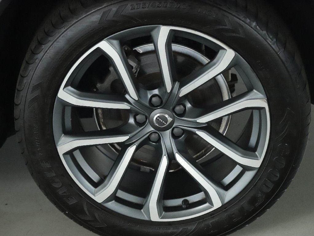 2019 Volvo XC90 T6 Momentum