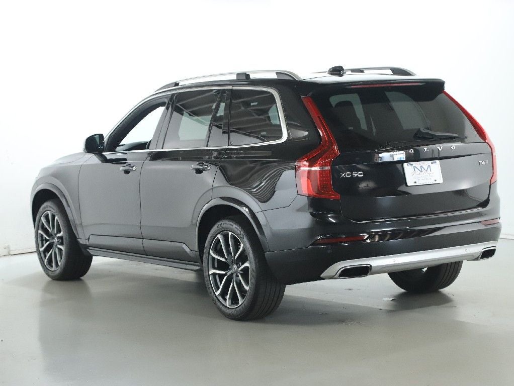 2019 Volvo XC90 T6 Momentum