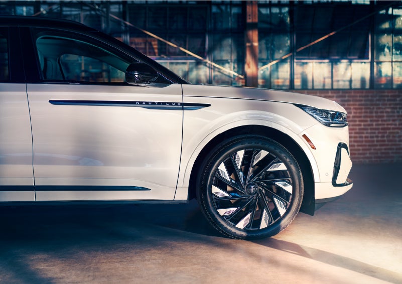 The wheels of the available Jet Appearance Package are highlighted. | Nick Mayer Lincoln Mayfield in Mayfield Heights OH